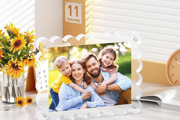 Wavy Edge Clear Acrylic Magnetic Photo Frame, Double-Sided Display, Minimalist Lace Design for Tabletop Decor, Ideal for Photos, Posters, and Gifts