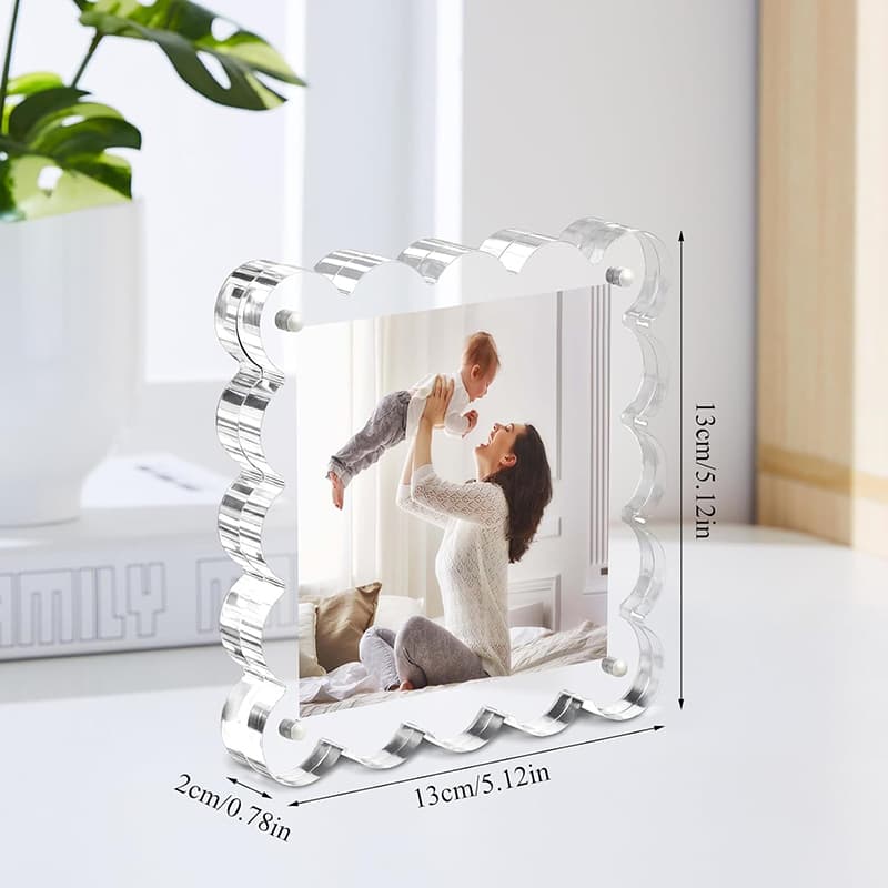 Dimension chart of Wavy Edge Clear Acrylic Magnetic Photo Frame, fits 5.12×5.12 inch photos, 0.8 inches thick for tabletop display
